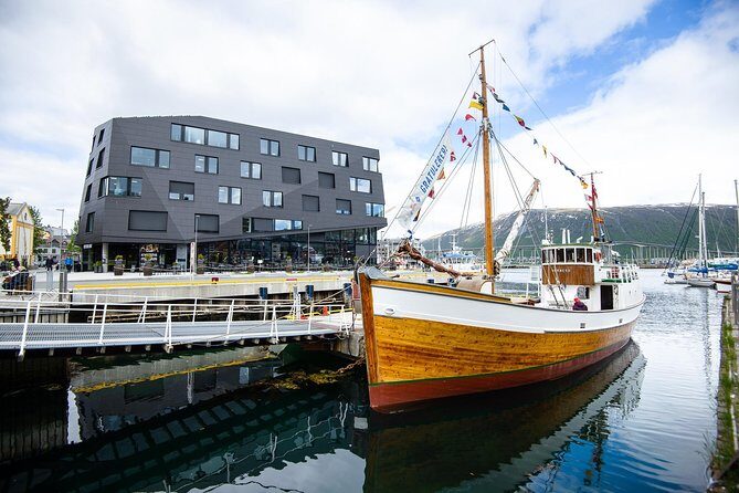 1 Hour Photo & History Cruise - Key highlights you’ll notice right away