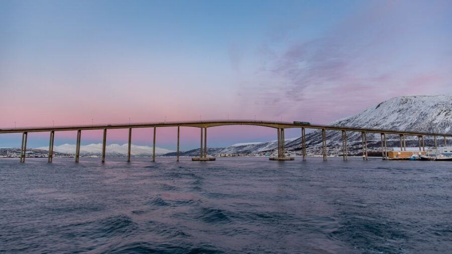 1 Hour Photo & History Cruise - Where you meet the boat: piers and seasonal timing