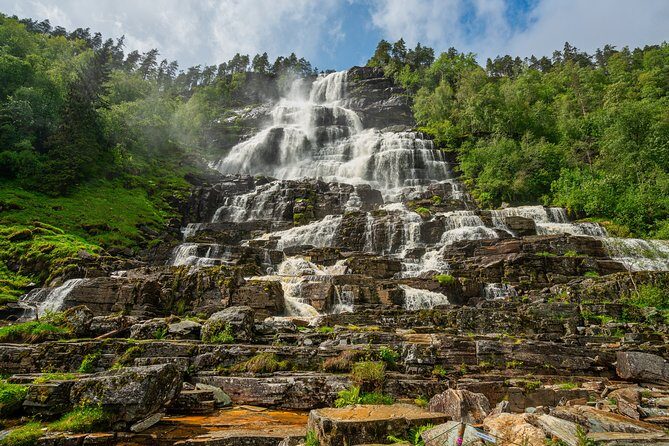2-Day Round Trip from Bergen: THE GRAND SOGNEFJORD – fjords, waterfalls, glacier - Crossing the Sognefjord: the ferry moment you’ll remember