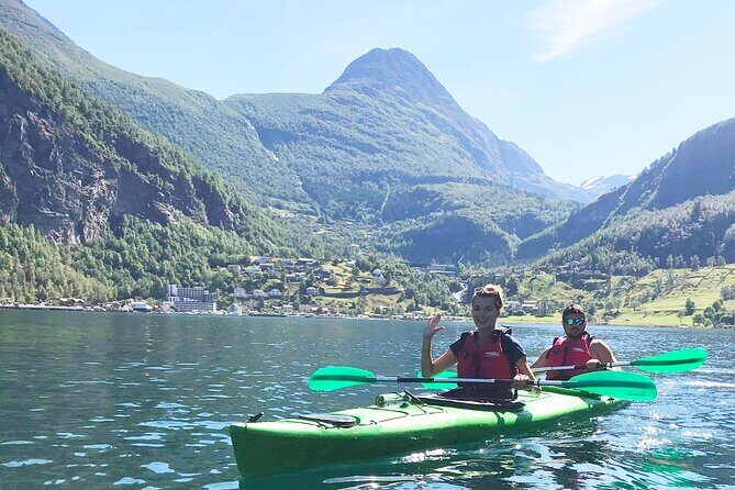 2-Hour Guided Kayak Experience in Geiranger - Eagle Bends road area: why timing and positioning matter