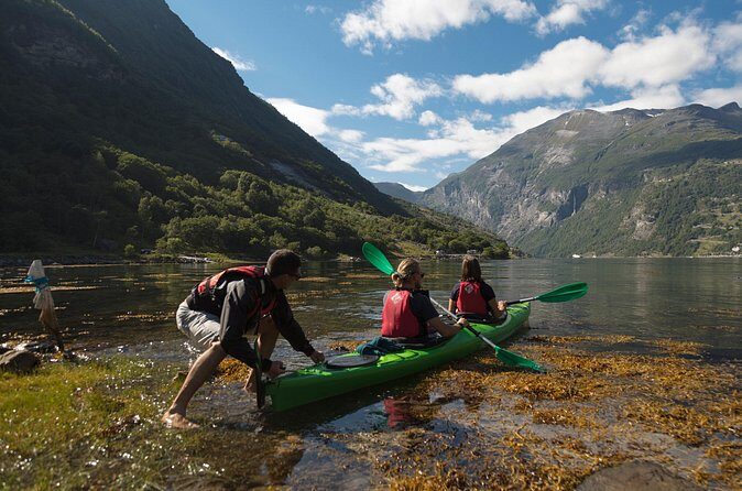 2-Hour Guided Kayak Experience in Geiranger - Gear and effort: what’s included, what you may want to plan for
