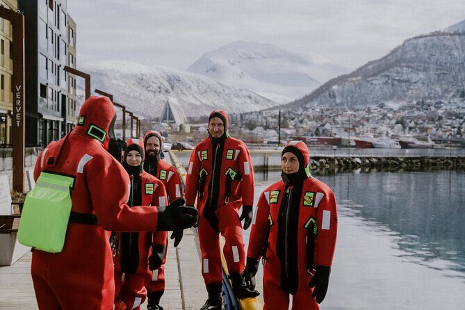 2 Hours Urban Arctic Floating Activity in the Harbours of Tromsø - The 2-hour rhythm: container HQ to floating at Vervet