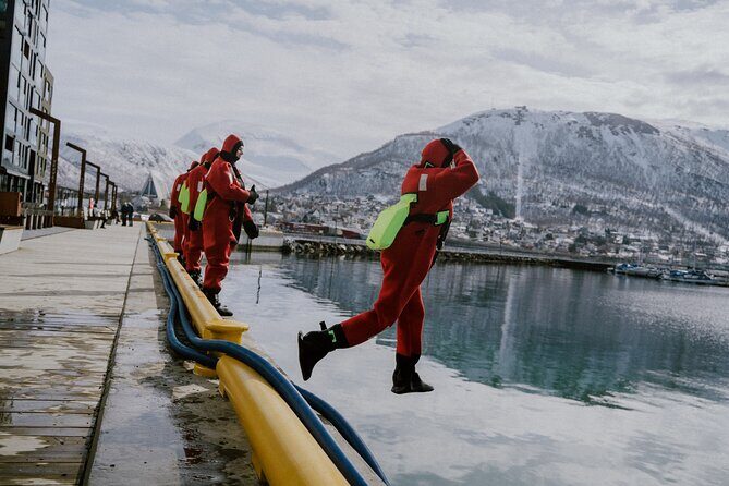 2 Hours Urban Arctic Floating Activity in the Harbours of Tromsø - Safety, coaching, and small-group attention at Vervet