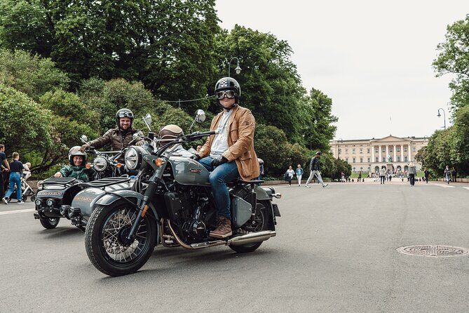 2hr Retro Motorcycle Sidecar Oslo Highlights Tour - Royal Palace grounds: a short stop, big payoff