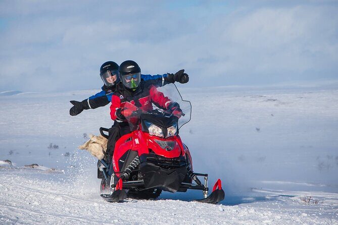 4hr Finnmarksvidda Snowmobile Adventure - Riding in pairs: how seat changes give you real time behind the handlebars