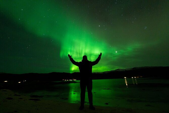 7 hours Tromsø Aurora Tour: Photos, snacks & warm drinks included - Key highlights you’ll feel right away