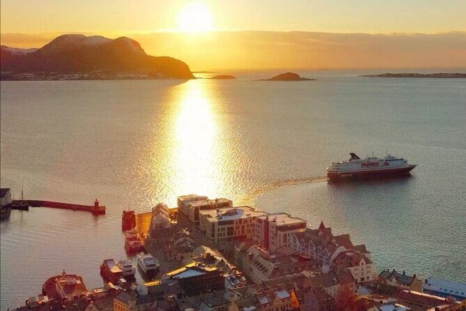 Ålesund-Aksla-Alnes-Giske-Sunnmøre museum 100 % Highlights 4.5 H - Art Nouveau street views and the church on Apøya