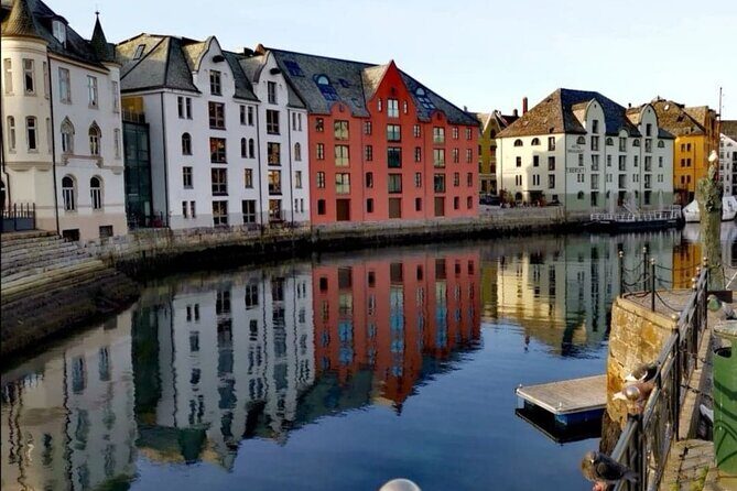 Ålesund-Aksla-Alnes-Giske-Sunnmøre museum 100 % Highlights 4.5 H - From Aksla Mountain to the Kari path: the first wow factor