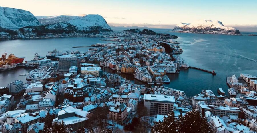 Ålesund: Ålesund and Surrounding Islands Audio Guide Tour - Why this Ålesund islands audio tour is a smart 3-hour choice