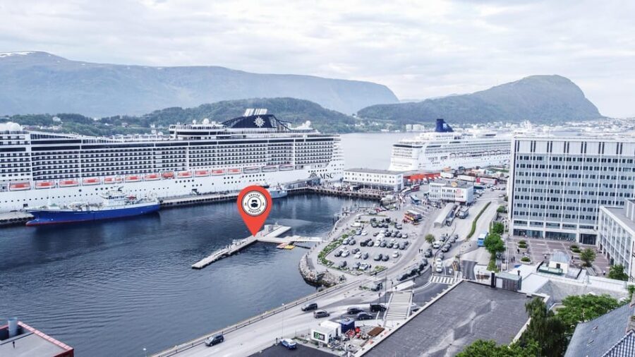 Ålesund: Archipelago Cruise - Ålesund Start: Town Views and the Moment the Coast Opens Up