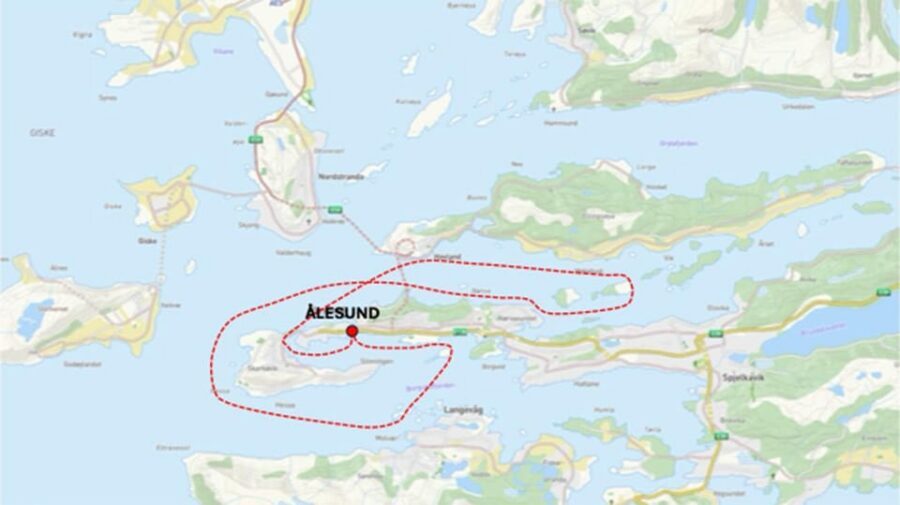 Ålesund: Archipelago Cruise - The Onboard English Guide: When the Stories Work Best