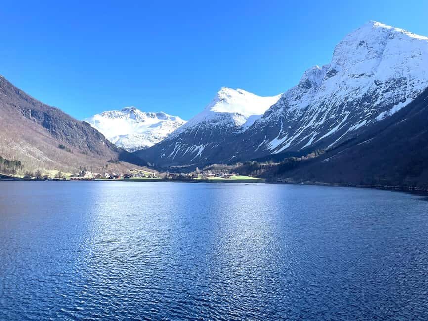 Ålesund: Fjord Tour with Lunch on MS Bruvik - What to wear and where to stand for photos