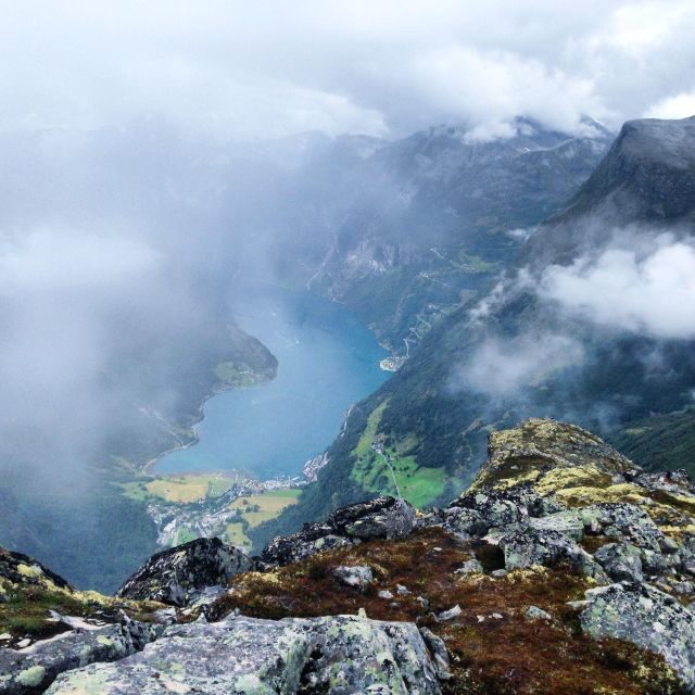 Ålesund: Geirangerfjord Scenic Cruise & Village Visit - Food on Board vs. Fjordside Meals in Town