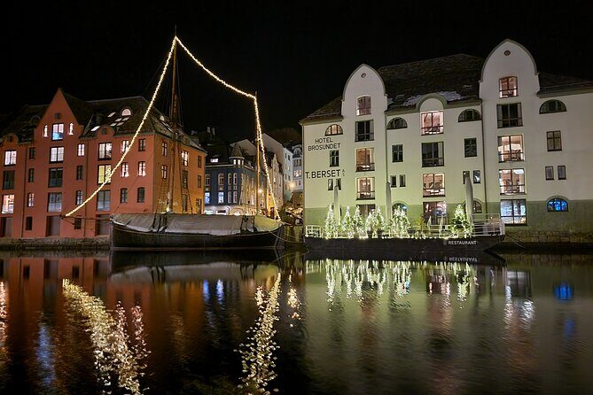 Ålesund Two Hour Walking City Tour - Meeting Point Near the Action: Kongens gate 7B