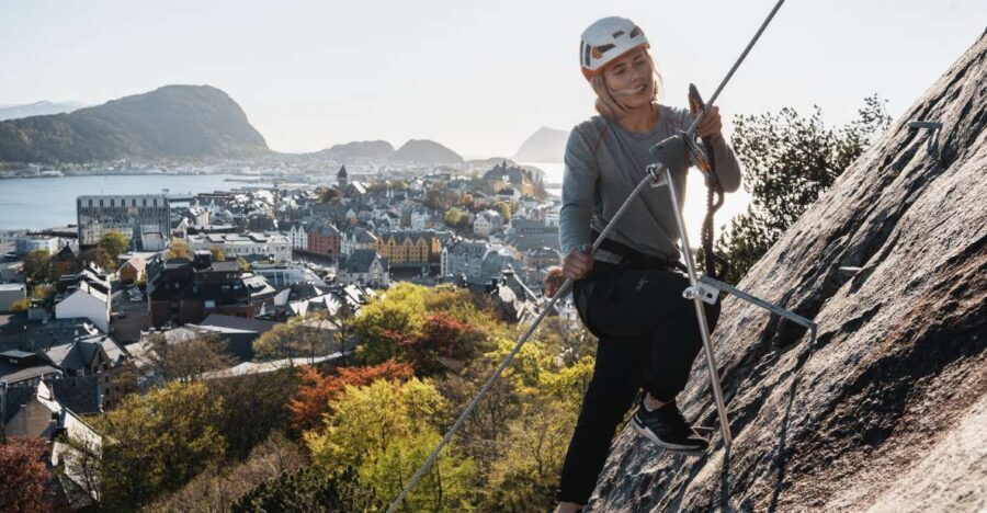 Ålesund: Via Ferrata tour - Second half: easing off the steepness as you move toward Fjellstua