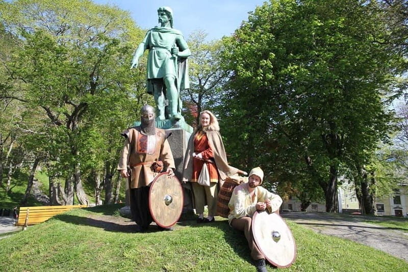 Alesund: Viking Tour with Ship Experience and Tasting - Who this tour suits best