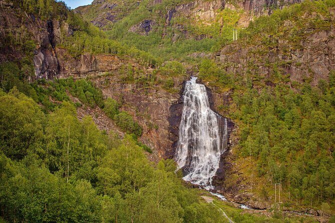 AMAZING HARDANGER FJORD: Private guided round trip from Bergen, 10 hours - Along the Hardangerfjord: Goldfish Lake and the Fyksesundet Crossing