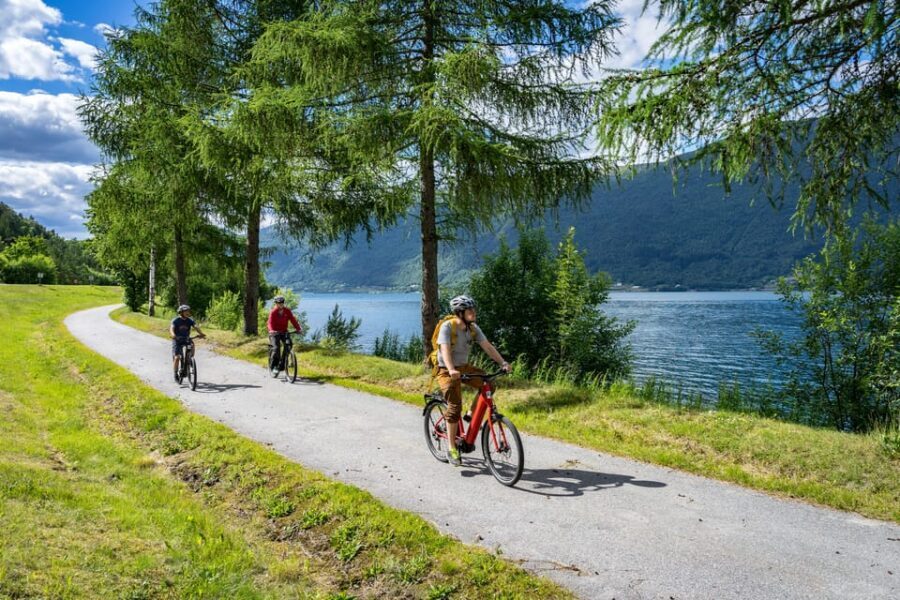 Andalsnes: Bike & Hike Adventure to Litlefjellet Summit - Åndalsnes to Isfjorden: the fjord ride that sets the tone