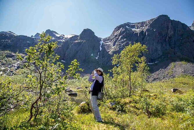 Arctic Landscapes Hiking, Sightseeing & Snowshoeing Private Tour - Warm soup lunch, cookies, and hot drinks: the comfort break you’ll feel