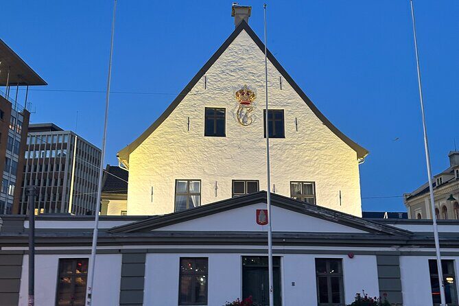 Audio Walking Tour in Bergen Famous Ghosts Location - Audio Ghost Tour in Bergen: How the 1–2 Hour Format Works