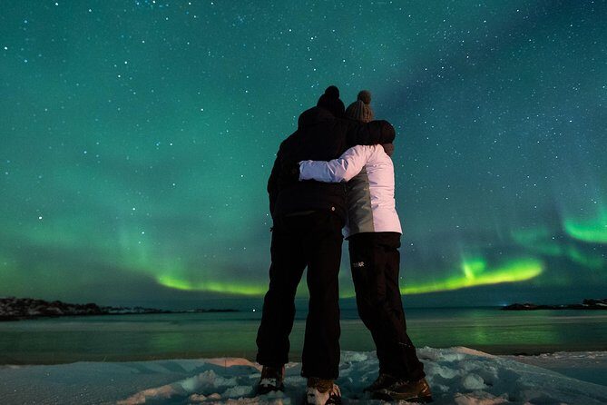 Aurora Capture with Photographer - Svolvaer at 8:30 pm: how the aurora hunt really plays out