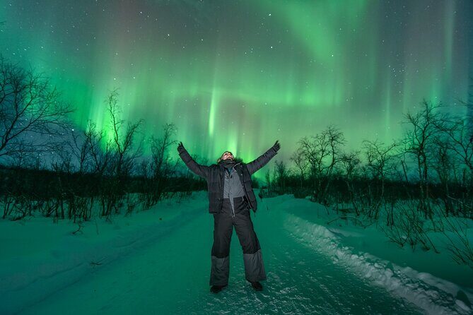 Aurora Hunt with the campfire and professional photographer - Tromsø Aurora Hunting, Beyond the Usual Pull-Offs