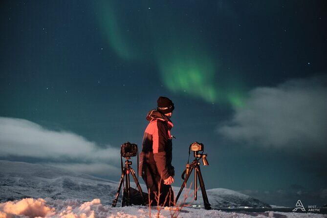 Aurora Safari Chase by big bus, free Photos, toilet onboard - The Coach Hunt: Your Night’s Route and What Each Stop Gives You