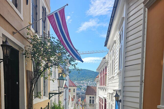 Authentic Bergen Interactive Private Walking Tour - Fish Market sampling: North Sea flavors with context, not tourist pricing vibes