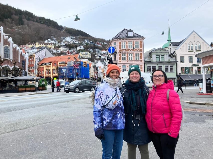 Bergen: Authentic Morning Walking Tour - The best part: stories with humor and real answers