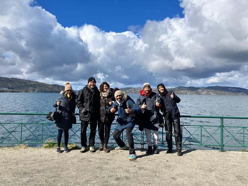 Bergen: Authentic Morning Walking Tour - The red umbrella at the Music Pavillion: finding your guide fast