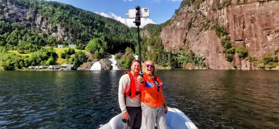 Bergen: Bergen Fjord by Zodiac or Pontoon Boat - Gear and comfort: suits, weather, and staying happy on deck