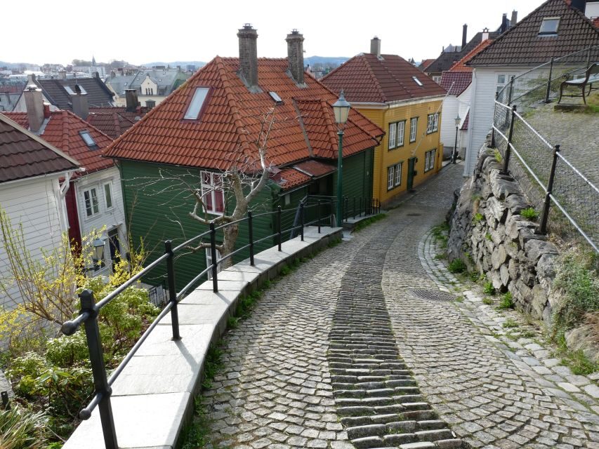 Bergen: City Tour on Foot - Key points before you lace up
