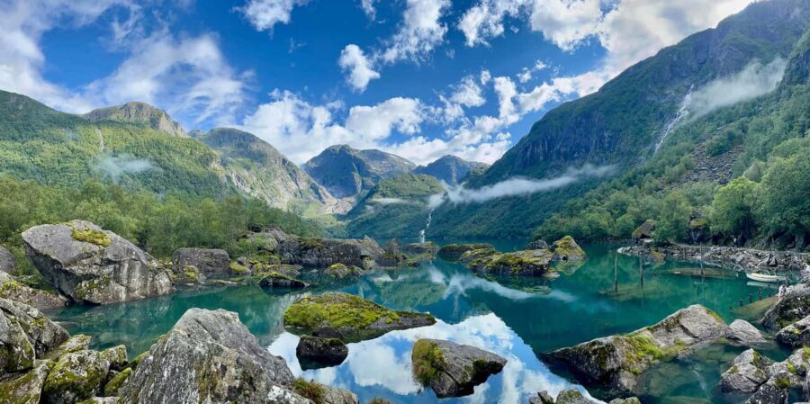 Bergen: Easy Hike to Bondhus Glacier Lake & Rosendal Visit - Bondhus Glacier Lake: The Easy Hike That Doesn’t Feel Like a Chore