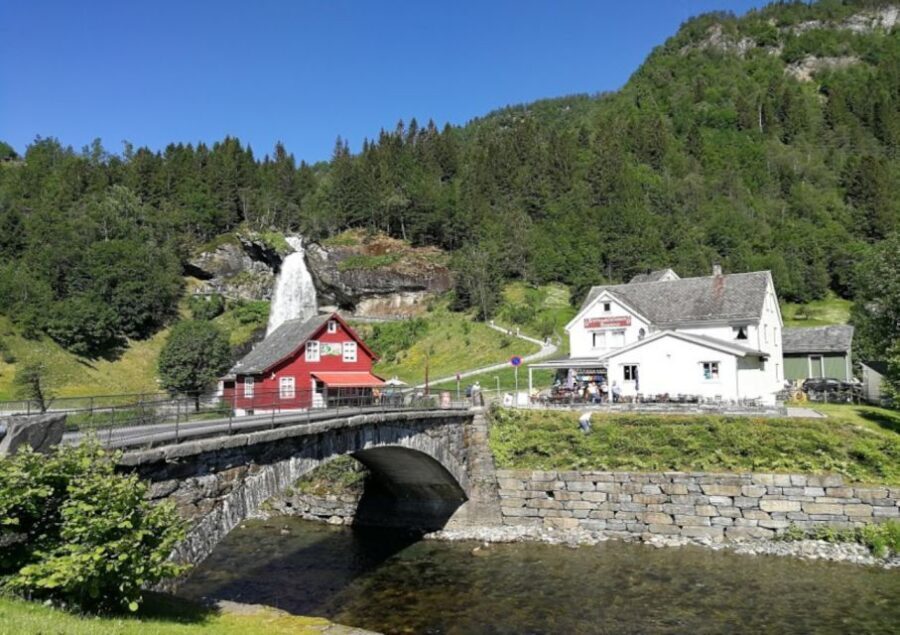 Bergen: Hardangerfjord, Voss Gondola & 3 Great Waterfalls - The three waterfalls: different styles, different viewing moods