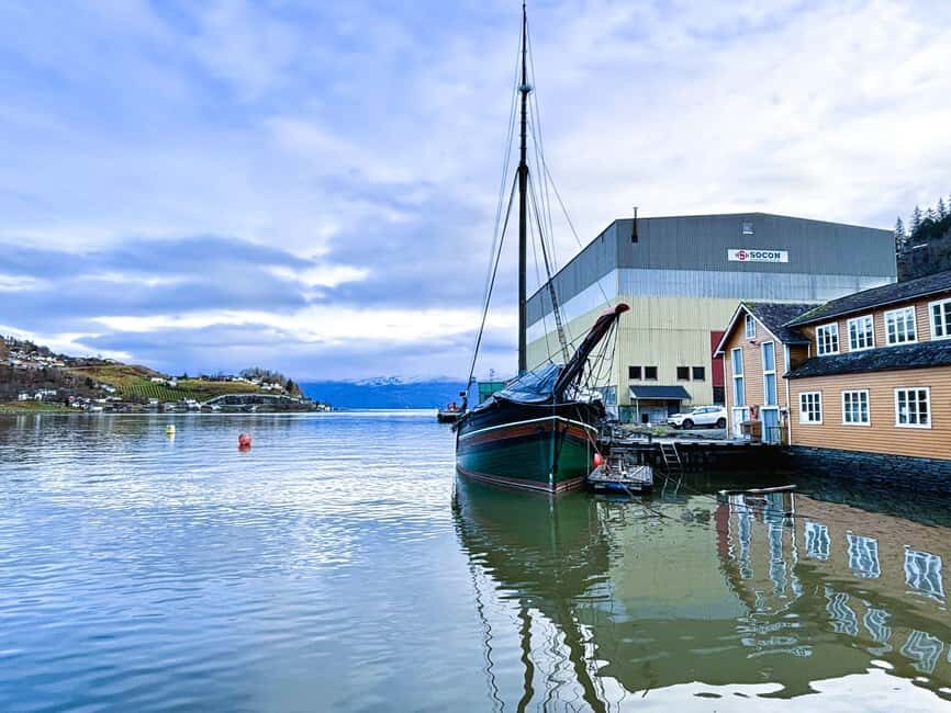 Bergen: Hardangerfjord & Waterfalls Bus Tour with Apple Pie - Should you book this Hardangerfjord bus tour?