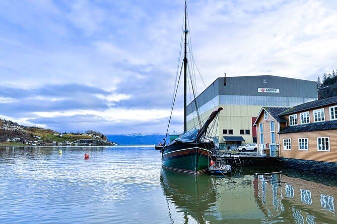 Bergen: Hardangerfjord, Waterfalls, Culture & Apple pie - Kvamskogen Return Drive: Finishing With Mountains and Lakes