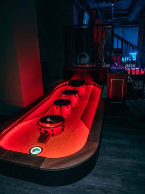 Bergen: High-Tech Minigolf in Top Bergen Activity Bar! - Key highlights at Alltid Opplett