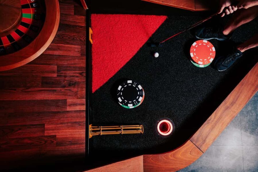 Bergen: High-Tech Minigolf in Top Bergen Activity Bar! - Alltid Opplett: Bergen’s Games Bar Without the Gimmicks