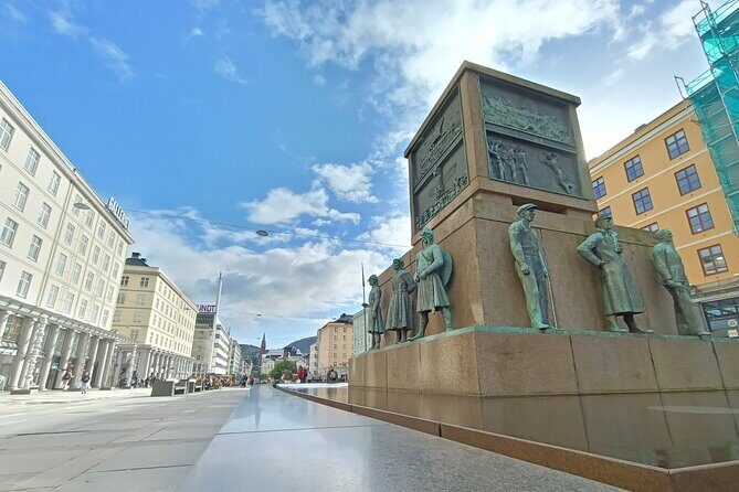 Bergen in Your Pocket: Landmarks and Lore Audio Tour - VoiceMap Audio Tours in Bergen: a simple way to walk with context