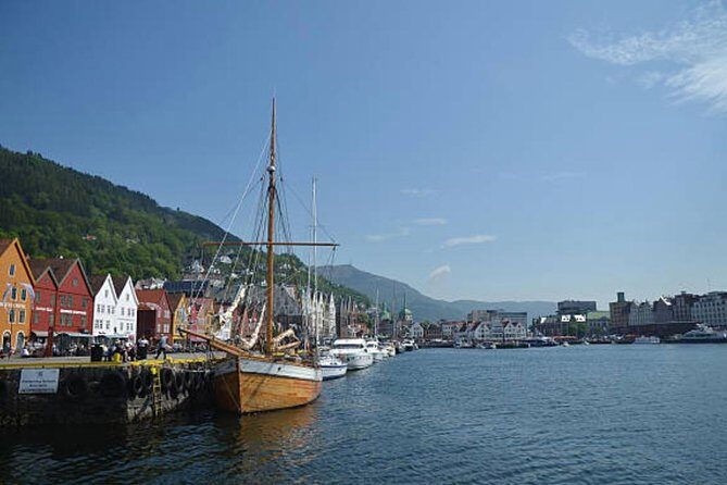 Bergen: Mostraumen Fjord Cruise - Waterfalls and the captain’s “fresh mountain water” moment