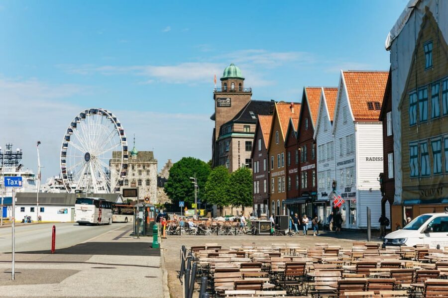 Bergen: Past & Present Small Group Guided Walking Tour - Your Local Guide: Where the Best Stories Usually Come From