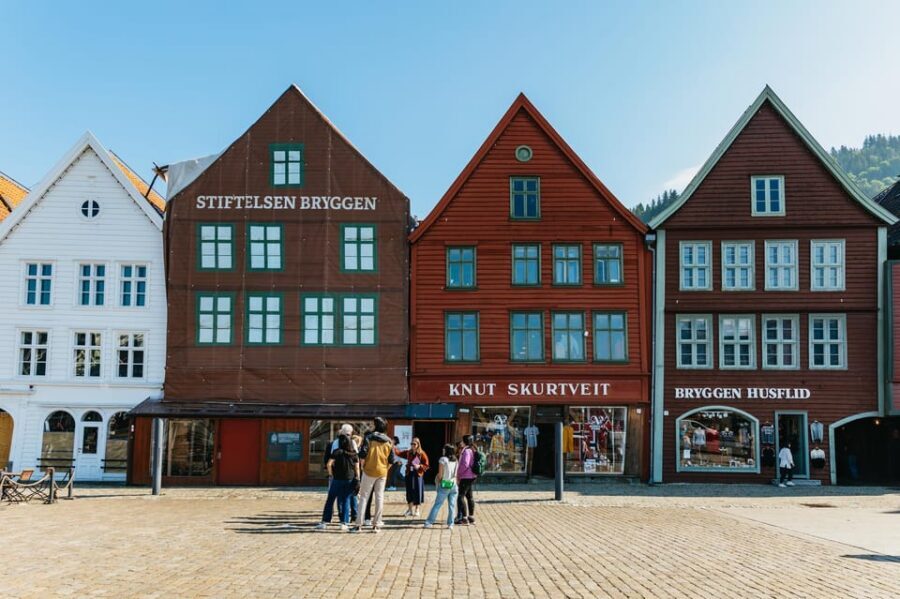 Bergen: Past & Present Small Group Guided Walking Tour - Wesenbergsmauet 16 and Fjellgaten 2: Quiet Streets With Sharp Meaning