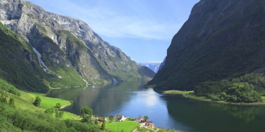 Bergen: Private Day Tour, Nærøyfjord Cruise and Flåm Railway - Nærøyfjord UNESCO cruise in premium comfort: narrow fjord magic