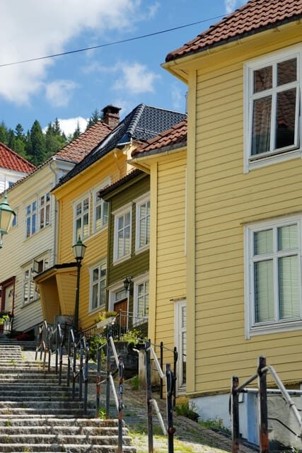 Bergen: Private tour in your own language - Key things you’ll notice on this Bergen private walk