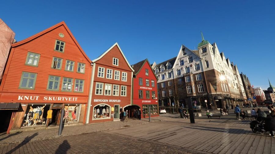 Bergen: Private tour in your own language - A private Bergen walk that’s built for your speed