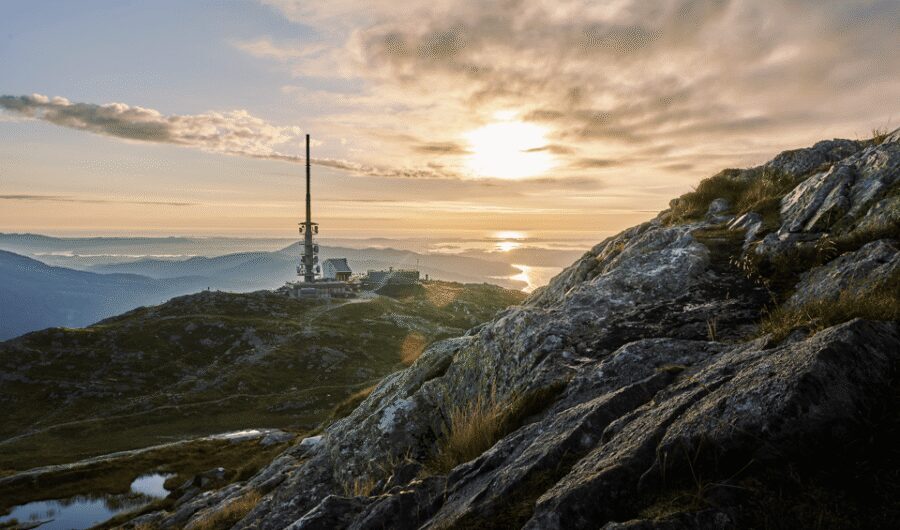 Bergen: Round-Trip Ulriken Cable Car Ticket - Hikes for all levels: how to spend 45 minutes or most of the day