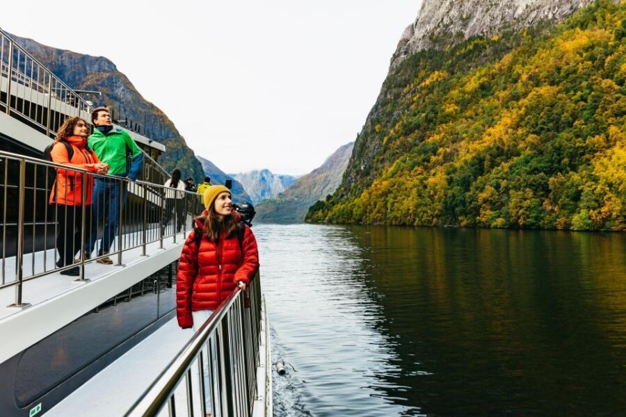Bergen: Self-Guided Round-Trip Full-Day Excursion - The Bus Through Villages to Gudvangen (Plus Stalheimskleiva Options)