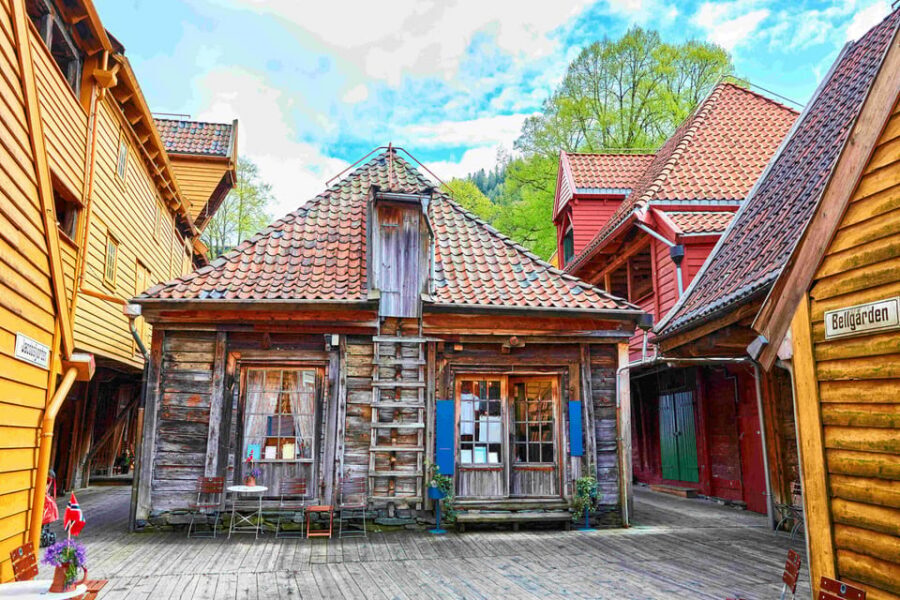 Bergen: Sightseeing Walking Tour with Ferry Ride - Key things I’d plan around