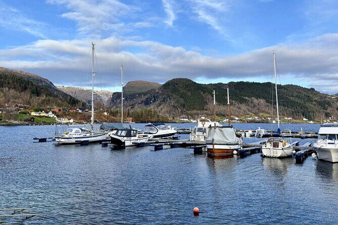 Bergen: The Power of Vøringsfossen – our most iconic waterfall - Fossen Bratte: The Bride’s Veil and the Clever Old-Road Option