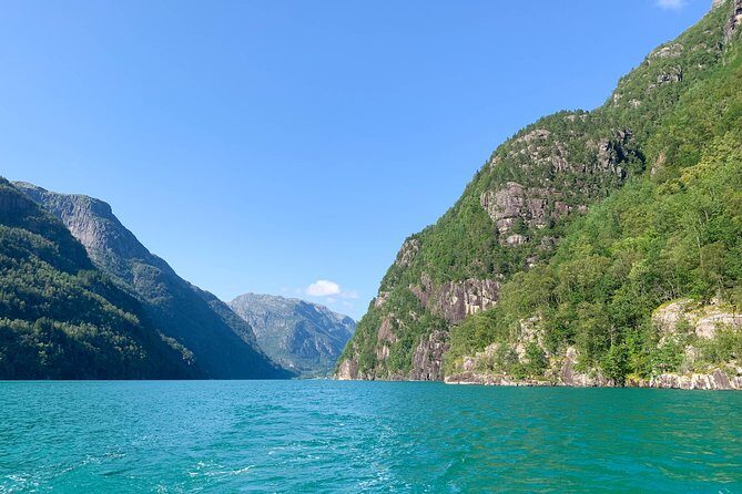 Bergen to Hardangerfjord VIP car + private yacht Fjord cruise - Norheimsund: where you trade roads for the harbor